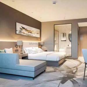 Ensemble complet de meubles de chambre d'hôtel moderne avec lit en bois, tables de chevet, meubles TV, armoire, table basse et chaise de bureau - Product Image 4