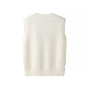 2025 hiver nouvelle conception de couleur unie tridimensionnelle ours corde broderie lettre Jacquard tricoté gilet - Product Image 4