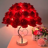 Lampe de table en métal rose cristal de luxe léger, style célébrité internet européenne, veilleuse, lumière d'ambiance, décoration de chambre et de mariage