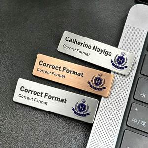 Badge métallique personnalisable en acier inoxydable antirouille pour sublimation, étiquette nominative gravable pour le lieu de travail - Product Image 1