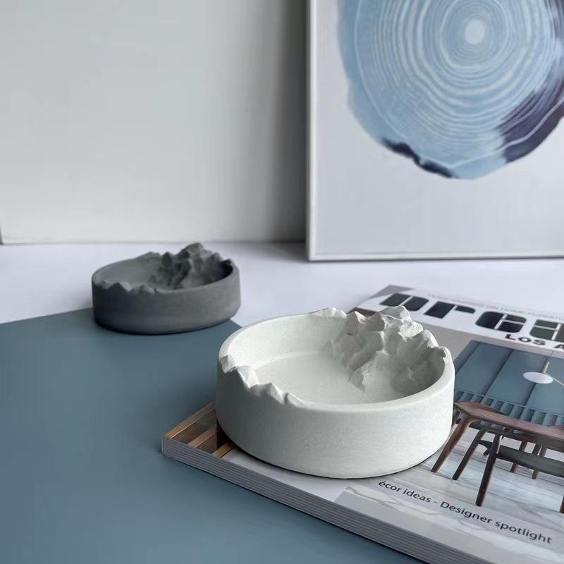 ที่เขี่ยบุหรี่ทรงภูเขาสีขาว เส้นผ่านศูนย์กลาง 10.5 ซม.