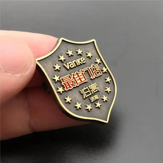 Nieuwe Custom Charm Antieke Shield Grill Metalen Revers Pin Badges