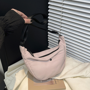 <span class=keywords><strong>กระเป๋า</strong></span>ไนลอนสะพายข้างแบบครึ่งวงกลม สายปรับได้ สไตล์ลำลอง สำหรับผู้หญิง ขายส่งราคาถูก - Product Image 6