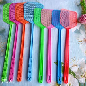 ไม้ตีแมลงวันพลาสติกขนาดใหญ่พร้อมด้ามจับยาว ทนทาน ใช้กำจัดยุง เครื่องมือทำความสะอาดบ้าน - Product Image 1