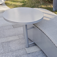 Banc de loisirs extérieur moderne résistant à la corrosion avec table d'appoint en acier inoxydable 304 pour la restauration, les hôtels, les patios, les parcs, les gymnases et les centres commerciaux
