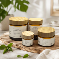 Pot de beurre corporel de luxe avec logo personnalisé 50g 150g 250g 500g, pot en plastique ambré transparent givré pour crème cosmétique avec couvercle en bambou