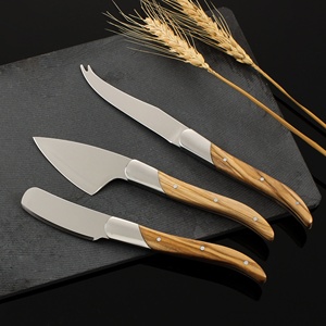 Ensemble de 3 couteaux à fromage de qualité supérieure, durables, écologiques, avec lame en acier inoxydable et manche en bois d'olivier - Product Image 4