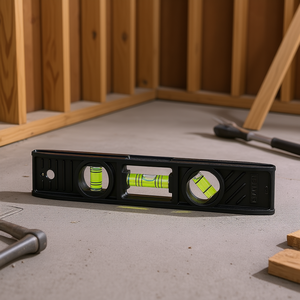 Nivelador Stanley Torpedo Basic de 12 pulgadas en plástico negro con tres viales para uso en fontanería y construcción - Product Image 2