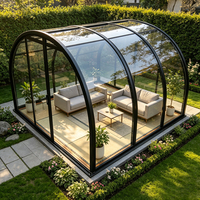 Véranda en verre et alliage d'aluminium avec fenêtres coulissantes panoramiques, design moderne, verre feuilleté trempé, toit plat - Résidentiel, extérieur, parc