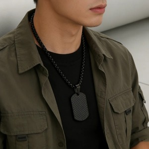 Pendentif Dog Tag Classique en Fibre de Carbone Noir Mat, Étanche, en Acier Inoxydable, Chaîne de Cou Style Urbain pour Hommes, Accessoires Quotidiens - Product Image 5