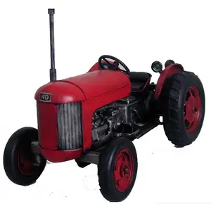 Beste Qualität Werbung Metall Traktor Auslage für Geschenke Miniatur-Landwirtschaftstraktor 1:18 Modell Auto Druckguss