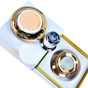 Crema Idratante Notturna Sbiancante Biologica a Base di Erbe per Tutti i Tipi di Pelle - Product Image 2
