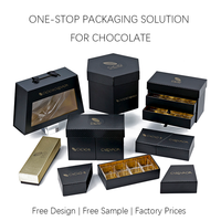 Boîte d'emballage de luxe en carton rigide noir mat à 2 couches, personnalisée pour chocolats, avec gaufrage et plateau intérieur en plastique recyclable pour confiseries