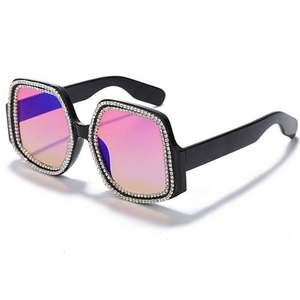 Lunettes de soleil carrées surdimensionnées tendance 2020 pour femmes, avec strass et cristaux scintillants - Product Image 3