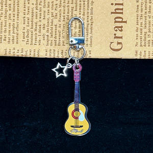 Pendentif d'instrument de musique en plastique de dessin animé, guitare double face, porte-clés, accessoire de sac, cadeau pour étudiant - Product Image 1