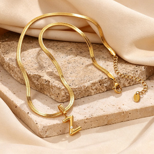 Collier avec initiale en or, chaîne serpent en acier inoxydable, pendentif, bijoux, cadeau personnalisé pour femmes - Product Image 5