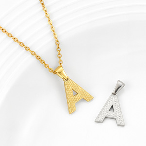 Amuleto con Letra Texturizada |   Colgante de Acero Inoxidable Chapado en Oro PVD de 18K con Inicial Punteada para Fabricación de Joyas: Impermeable e Hipoalergénico - Product Image 4