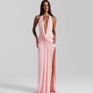 Robe longue asymétrique sexy sans manches pour femme, col halter plongeant, dos nu froncé, idéale pour les soirées - Product Image 1