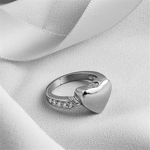 Kristal İşlemeli Aşk Kalbi Oymalı Çevre Dostu Dayanıklı Paslanmaz Çelik Kremasyon Anıt Hafıza Yüzüğü Külleri Saklamak İçin - Product Image 2