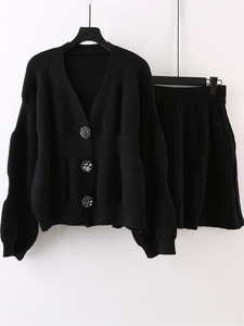 Completo da donna di alta gamma, nuovo, stile <span class=keywords><strong>corto</strong></span> <span class=keywords><strong>e</strong></span> raffinato, composto da top a maniche lunghe <span class=keywords><strong>e</strong></span> gonna corta, due pezzi. - Product Image 2