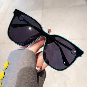 Lunettes de soleil carrées surdimensionnées pour femmes Qianai, monture en métal, verres PC UV400, style irrégulier K3-7505 - Product Image 1