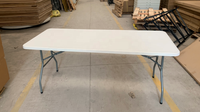 Table à manger pliante en plastique d'extérieur de 5 pieds à vendre