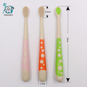 Cepillo de dientes de cerdas suaves de 16 cm para niños, diseño colorido, cepillo de dientes manual - Product Image 1