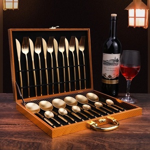 Juego de cubiertos gruesos y pesados de acero 18-10 dorado <span class=keywords><strong>mate</strong></span> de 24 piezas con caja de madera Juego de cubiertos para regalo familiar grande <span class=keywords><strong>Vajilla</strong></span> 24 piezas - Product Image 2