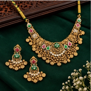 Conjunto de Collar y Pendientes Tradicionales de Plata Chapados en Oro con Piedras Verdes y Rosas para Novias, Bodas, Festividades, Elegantes - Product Image 5