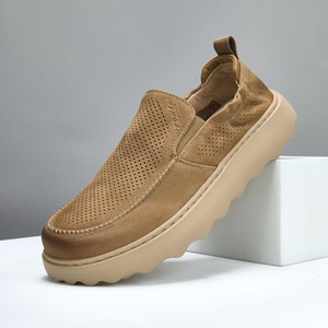 Zapatos de verano transpirables perforados de PU blanco, sin cordones, con paneles laterales elásticos, borde ondulado curvo, suela de plataforma gruesa, para hombre, uso diario. - Product Image 3
