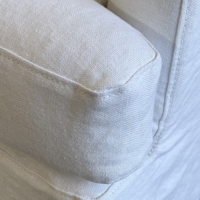 Fauteuil inclinable personnalisable au design moderne, recouvert de lin blanc, pour salon, mobilier de maison, chaise d'appoint avec base à jupe