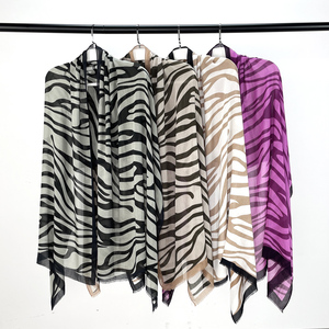 Écharpes personnalisées en viscose modal 40s à imprimé léopard et tigre, hijabs musulmans en rayonne 180cm*70cm, châle respirant à ourlet bébé cousu - Product Image 1