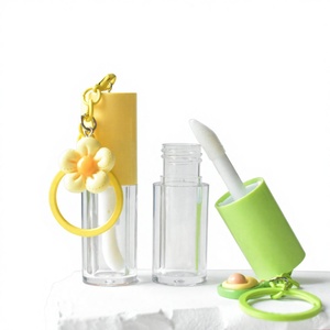 <span class=keywords><strong>Tube</strong></span> de brillant à lèvres 4 ml avec pendentif mignon, <span class=keywords><strong>tube</strong></span> de baume à lèvres, <span class=keywords><strong>tube</strong></span> de gloss, emballage cosmétique - Product Image 1
