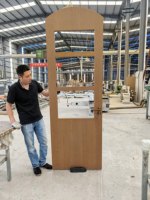 Porte en PVC pressé sous vide avec arche en bois et verre, verre strié pour salle de bain, porte intérieure moderne avec panneau strié givré