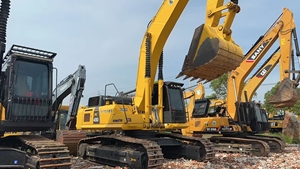Excavatrice Komatsu PC450 45T certifiée CE, d'occasion du Japon, pour projets lourds, avec accessoire marteau hydraulique - Product Image 3