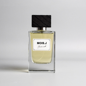 Flacone Spray in vetro per profumo con fondo spesso a crimpare trasparente quadrato piatto da 100ml di alta qualità con tappo in legno nero - Product Image 3