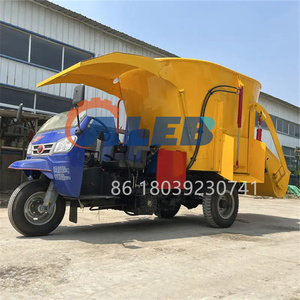 Chariot mélangeur mobile facile à utiliser, mélangeur TMR, alimentateur, <span class=keywords><strong>moteur</strong></span> diesel, fermes laitières, fermes de chèvres, mélangeur d'ensilage de maïs, machine d'alimentation - Product Image 2