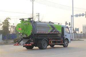 Camion de nettoyage des eaux usées Dongfeng 3700L avec réservoir de 1700 litres d'eau propre, <span class=keywords><strong>pompe</strong></span> haute pression <span class=keywords><strong>pour</strong></span> <span class=keywords><strong>vidange</strong></span> <span class=keywords><strong>septique</strong></span> et aspiration des eaux usées - Product Image 4