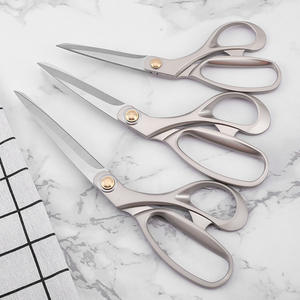 Tijeras de sastre de acero inoxidable de 8.5 pulgadas para costura, confección de prendas y manualidades, serie Yangjiang K2 - Product Image 5