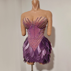 Robe <span class=keywords><strong>de</strong></span> scène sirène sans bretelles en plumes et strass violets pour femmes, idéale pour les drag queens - Vente en gros - Product Image 2