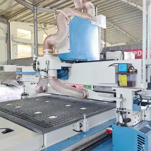 Yüksek hızlı yüksek hassasiyetli 6 dles CNC ahşap freze 3 eksen 4 eksen 3d oyma freze gravür ahşap oyma makinesi