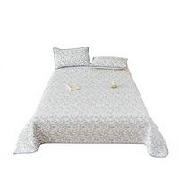 Parure de lit matelassée trois pièces pour l'été : couvre-lit, couette et taies d'oreiller pour chambre à coucher
