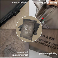 Sacs Plastiques Translucides Givrées Noirs Personnalisés et Écologiques avec Fermeture Éclair pour Emballage de Vêtements, T-shirts et Sweats à Capuche