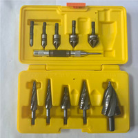 Kit d'outils de perçage en acier rapide 4241, comprenant un foret à quatre cannelures, un fraiseuse à cinq cannelures, un fraiseuse à ébavurer et un poinçon, en coffret, avec foret étagé