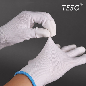 Guantes de trabajo de nailon antiestáticos TESO con dedos recubiertos de PU para fábricas y talleres de electrónica, blancos, 13 puntadas - Product Image 1