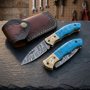 Ensemble de couteaux pliants de combat en acier damas sur mesure de qualité supérieure |   OEM |   Poignée bleu turquoise |   Boucle en laiton gravée avec étui en cuir - Product Image 3