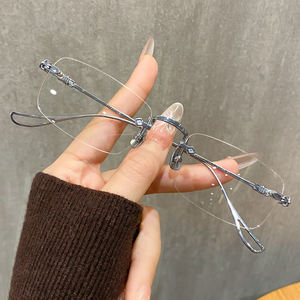 نظارات شمسية جديدة تحجب الضوء الأزرق ومتغيرة اللون للجنسين، نظارات عصرية بدون إطار بعدسات غير طبية - Product Image 5