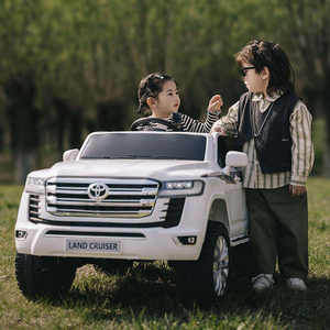 سيارات لعبة كهربائية مرخصة من تويوتا كروزر كبيرة الحجم للأطفال ركوب 24 فولت 2 مقعد سيارة لاند كروزر للأطفال للقيادة - Product Image 4