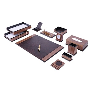Juego de Organizador de Escritorio de Cuero y Madera de Primera Calidad Prestige de 14 Piezas - Product Image 1