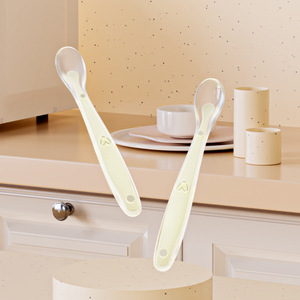 Cuchara <span class=keywords><strong>de</strong></span> Silicona Suave para Bebés, Vajilla Infantil para Aprender a Comer, Venta al por Mayor Jiayi - Product Image 1